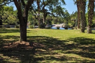 Ready to build-Beautiful flat lot with 83 ft on deep water canal - photo 3