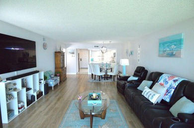 Enjoy waterfront living in this beautifully updated 2-bedroom - photo 15