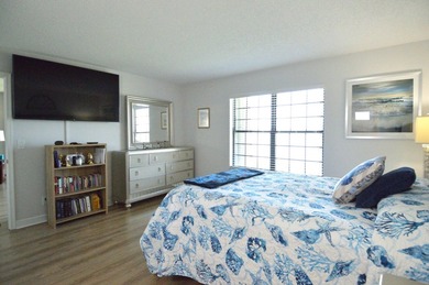 Enjoy waterfront living in this beautifully updated 2-bedroom - photo 21
