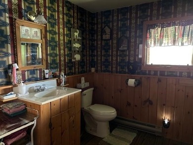 Location Location!! If you're looking for a terrific private - photo 9