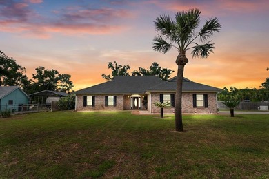 This brick beauty in the heart of Steinhatchee, that's Flood - photo 2