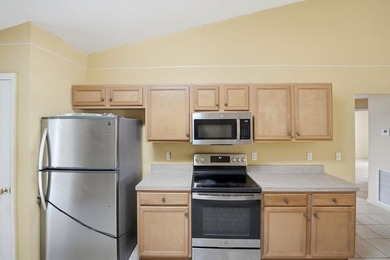 Spacious 4-bedroom, 3-bath home ideally located just minutes - photo 13