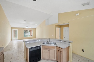 Spacious 4-bedroom, 3-bath home ideally located just minutes - photo 14