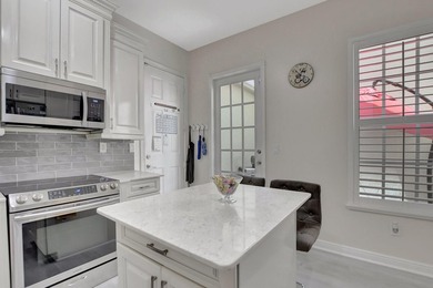 Modern, Move-In Ready Townhome in Central Park - Low HOA, Prime - photo 14