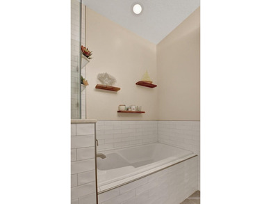 Modern, Move-In Ready Townhome in Central Park - Low HOA, Prime - photo 23