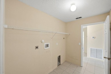 Spacious 4-bedroom, 3-bath home ideally located just minutes - photo 31
