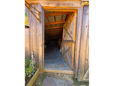Priced to Sell Quick! Acreage, home, barn, and lake life! This - photo 35