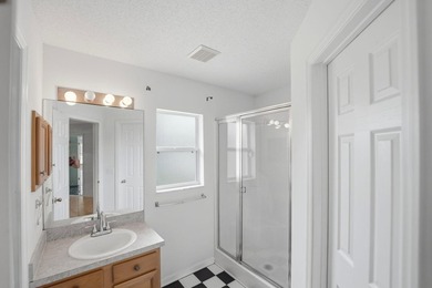 Spacious 4-bedroom, 3-bath home ideally located just minutes - photo 36