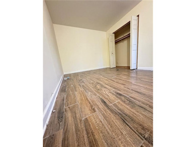 Well-kept 2-family brick residence offering a 20*47 building - photo 10