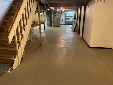 Large home with open living space in desirable SW Millcreek