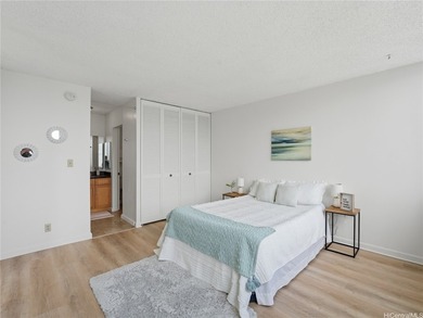 Beautiful 2-bedroom, 2-bathroom condo on the 15th floor - photo 12