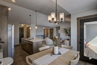 Custom C & M Jackson Model Home that's high-end and full of - photo 13