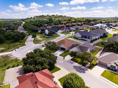 SELLER READY TO NEGOTIATE, BRING ALL OFFERS! Experience modern