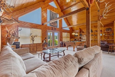 Welcome to B-4 Ranch, a rare 300 acre high fenced hunting - photo 2