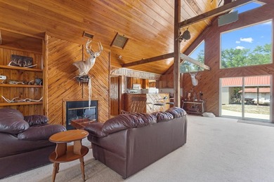 Welcome to B-4 Ranch, a rare 300 acre high fenced hunting - photo 8