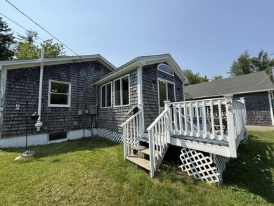 One-floor living at its best! Bright, comfortable, and move-in - photo 11
