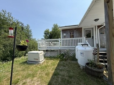 One-floor living at its best! Bright, comfortable, and move-in - photo 15