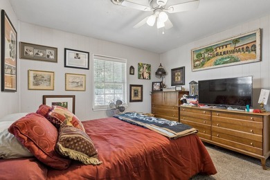 Investor opportunity! Don't miss your chance to own two homes - photo 22