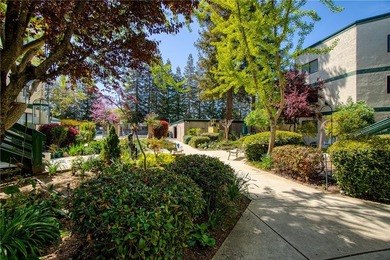 10 Royale Ave 13A-2 - photo 3