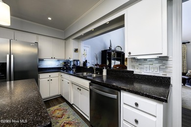 BEST VALUE WATERFRONT HOME IN NEW BERN!!! Ready for its next - photo 30