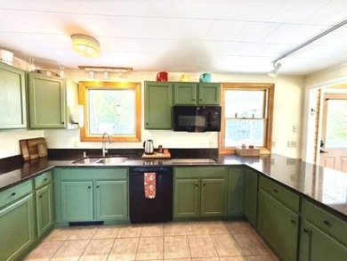 One-floor living at its best! Bright, comfortable, and move-in - photo 31
