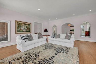 Coveted Landfall townhouse condominium in Colony Club! This end