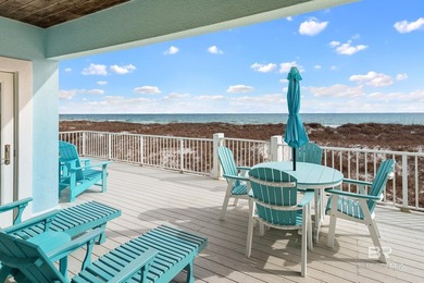 Fabulous EXTRA LARGE DECK on this amazing Beach-Front home on a - photo 3