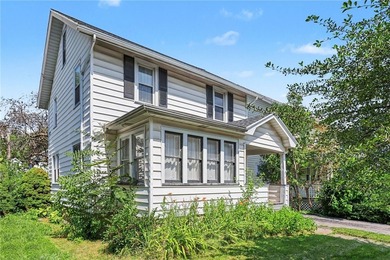 Welcome to 15 Alford Street! This charming 3-bedroom, 1-bath - photo 3