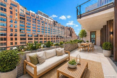 Introducing PHD, an extraordinary penthouse floating atop - photo 4