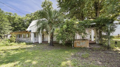 Incredible opportunity across from the Choctawhatchee Bay! This - photo 28
