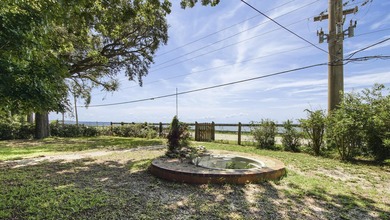 Incredible opportunity across from the Choctawhatchee Bay! This - photo 30