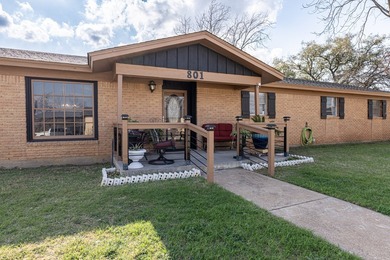 Move-in ready 3-bedroom, 2-bath home in a quiet, conveniently - photo 3