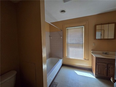 Outstanding opportunity for investors or owner-occupants! This - photo 20