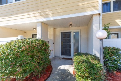 Lake Condo For Sale in Jacksonville, Florida