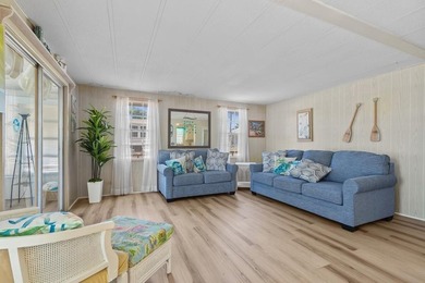 Located right in the heart of Steinhatchee, this property offers - photo 2