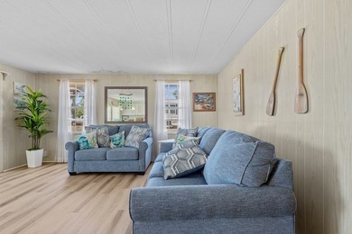 Located right in the heart of Steinhatchee, this property offers - photo 3