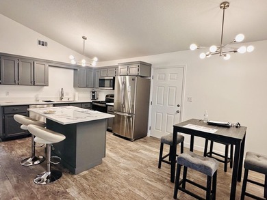 Home 2 BR 2 BA + Garage + Florida Room. Located in the heart of - photo 3