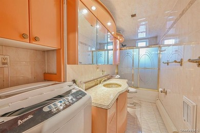 Beautiful brick single-family home in the heart of Forest Hills - photo 14