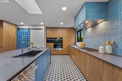 Impeccably reimagined and totally dialed in, this Mid-Century - photo 16