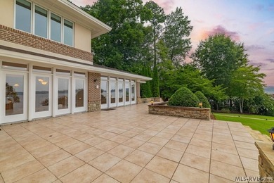 Exceptional Main Lake Waterfront Estate on Two Premier Lots! - photo 16