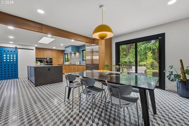 Impeccably reimagined and totally dialed in, this Mid-Century - photo 19