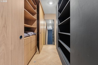 Impeccably reimagined and totally dialed in, this Mid-Century - photo 25