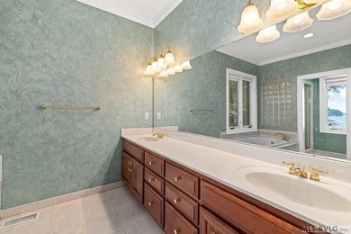 Exceptional Main Lake Waterfront Estate on Two Premier Lots! - photo 32