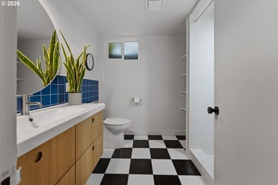 Impeccably reimagined and totally dialed in, this Mid-Century - photo 33