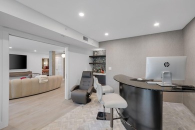Exquisite, pet-friendly ground-floor walk-out residence in - photo 34