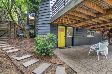 Impeccably reimagined and totally dialed in, this Mid-Century - photo 34