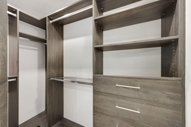 Exquisite, pet-friendly ground-floor walk-out residence in - photo 38