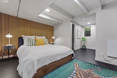 Impeccably reimagined and totally dialed in, this Mid-Century - photo 39