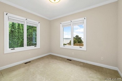 Exceptional Main Lake Waterfront Estate on Two Premier Lots! - photo 39