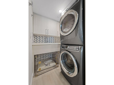 Exquisite, pet-friendly ground-floor walk-out residence in - photo 41